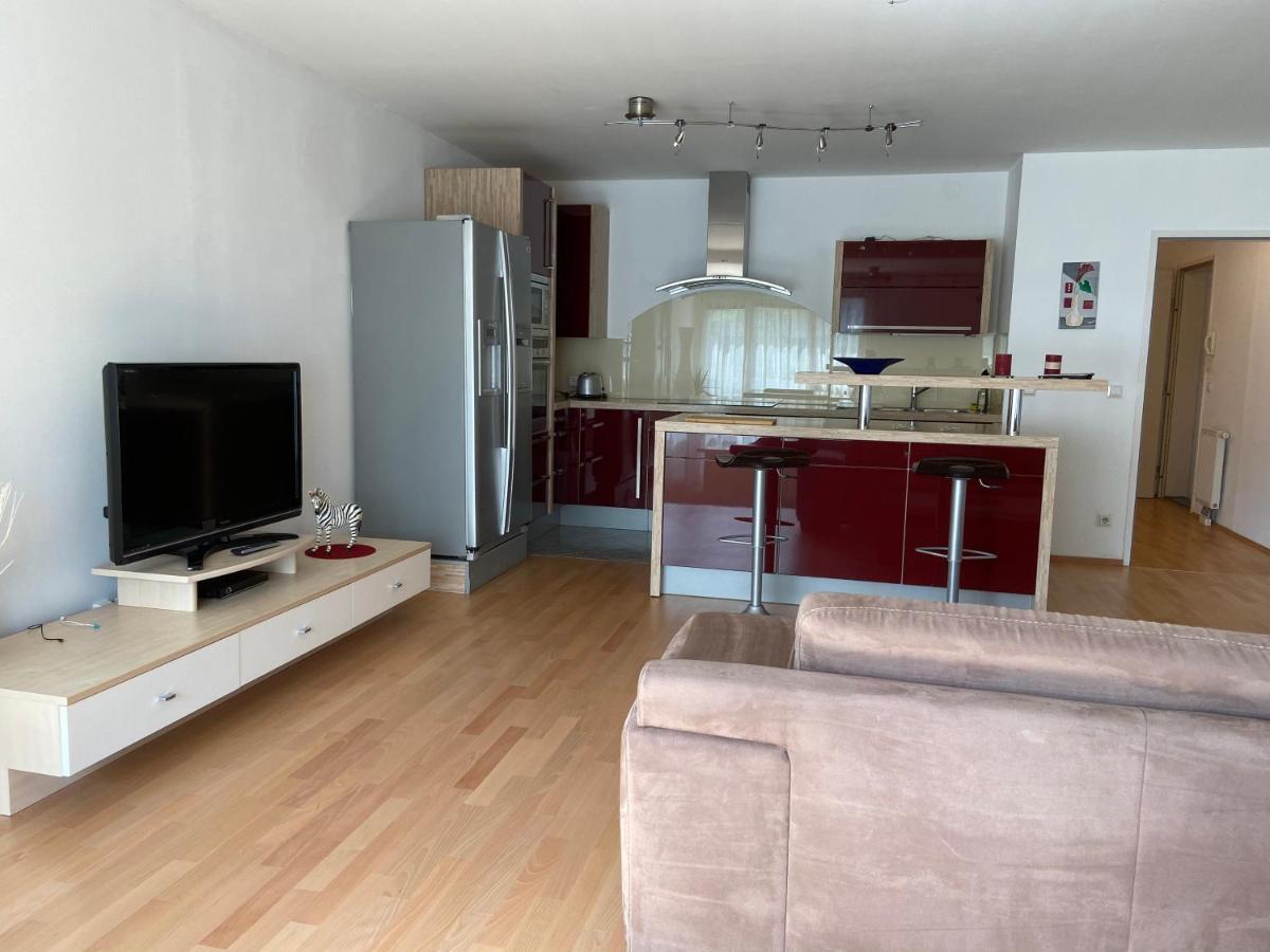 Bright Apartment With A Free Parking Garage @ Wienerberg Viena Exterior foto