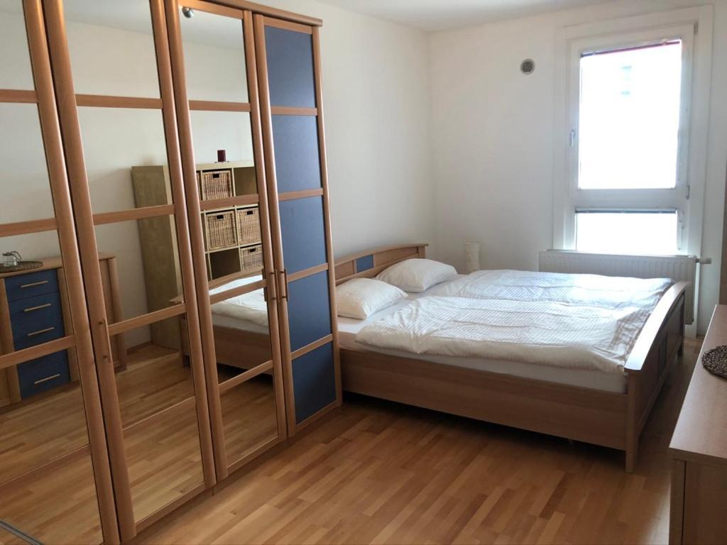 Bright Apartment With A Free Parking Garage @ Wienerberg Viena Exterior foto